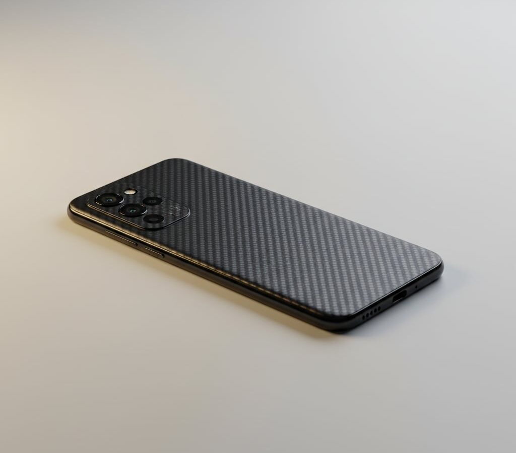 Película para Xiaomi Poco M8x Traseira de Fibra de Carbono: Proteção Premium com Estilo